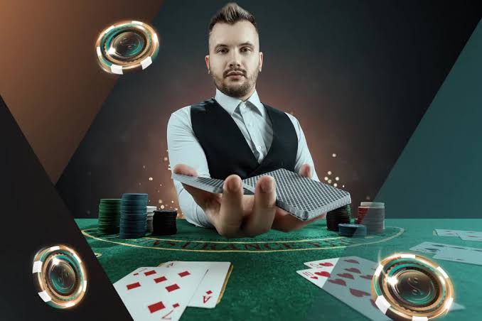 Croupier de casino en direct à une table de cartes